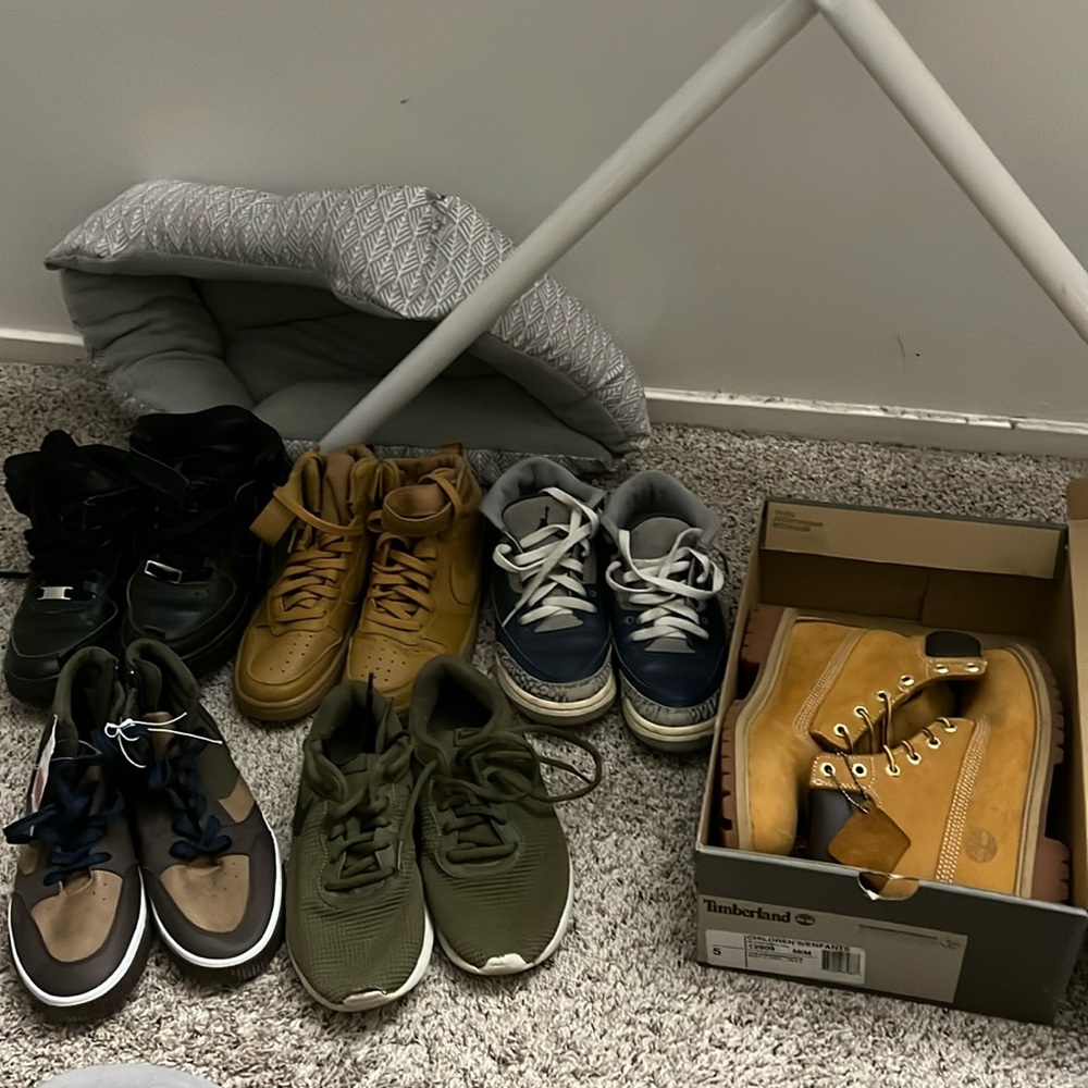Boy youth and men shoes (boots and sneakers). Sizes range from 4.5-9